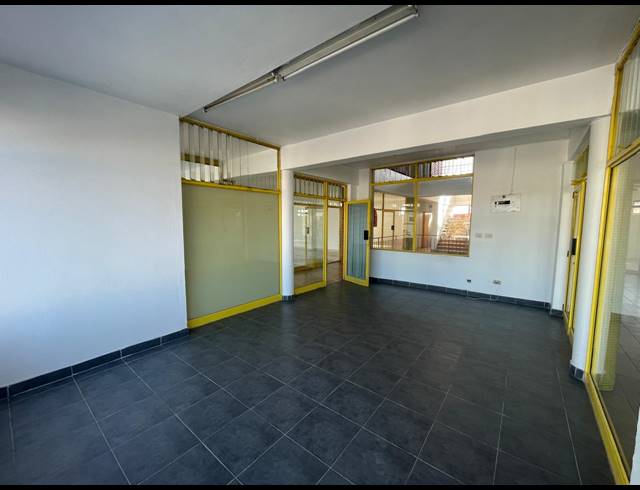 60M² RETAIL TO LET IN STARWOOD